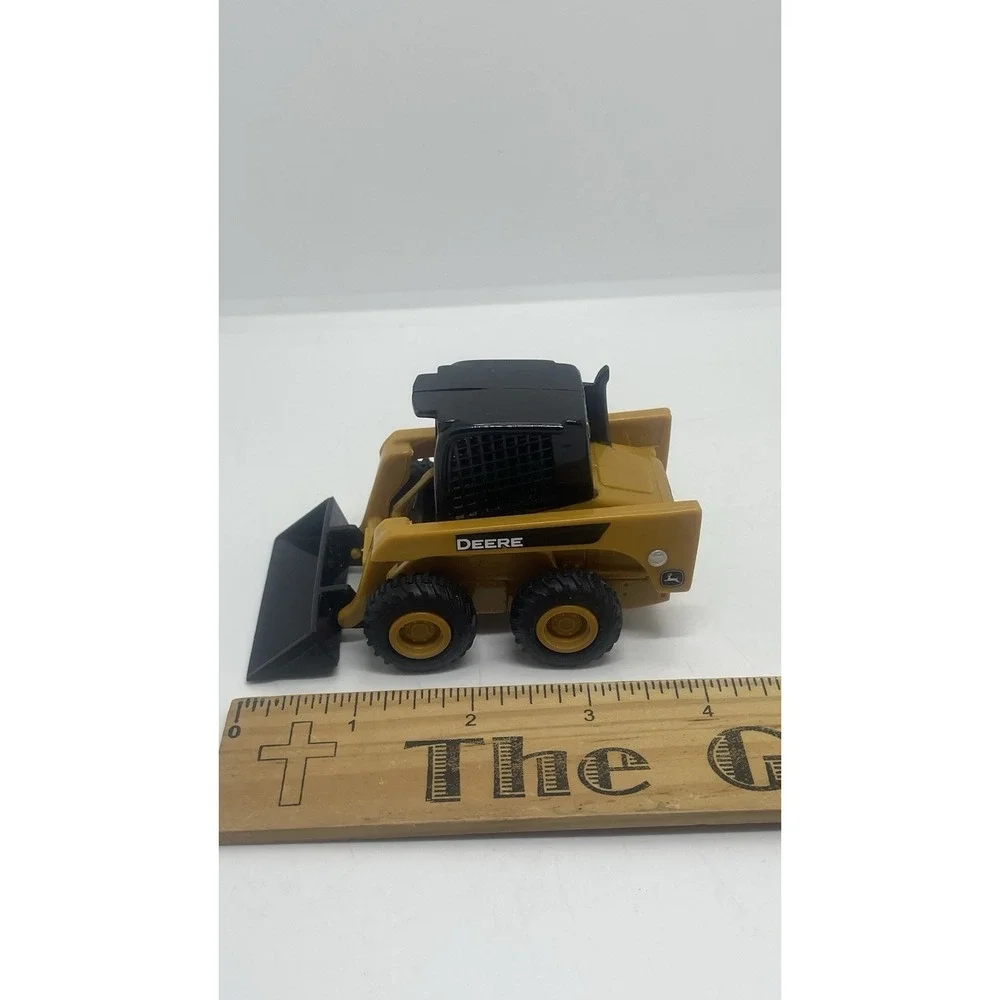 John Deere  Plastic Skid Steer Loader 4